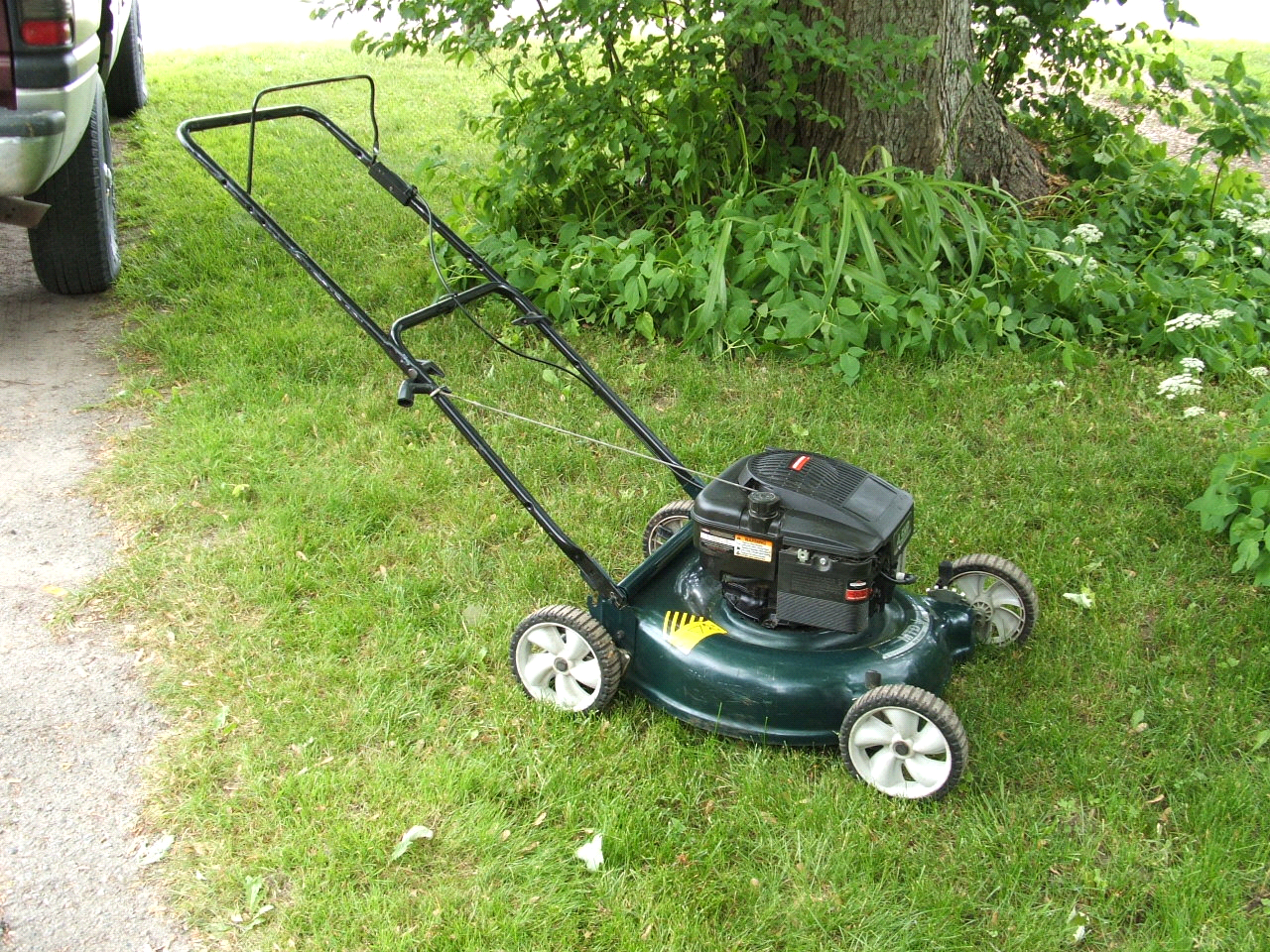  Signs You Need A New Lawn Mower